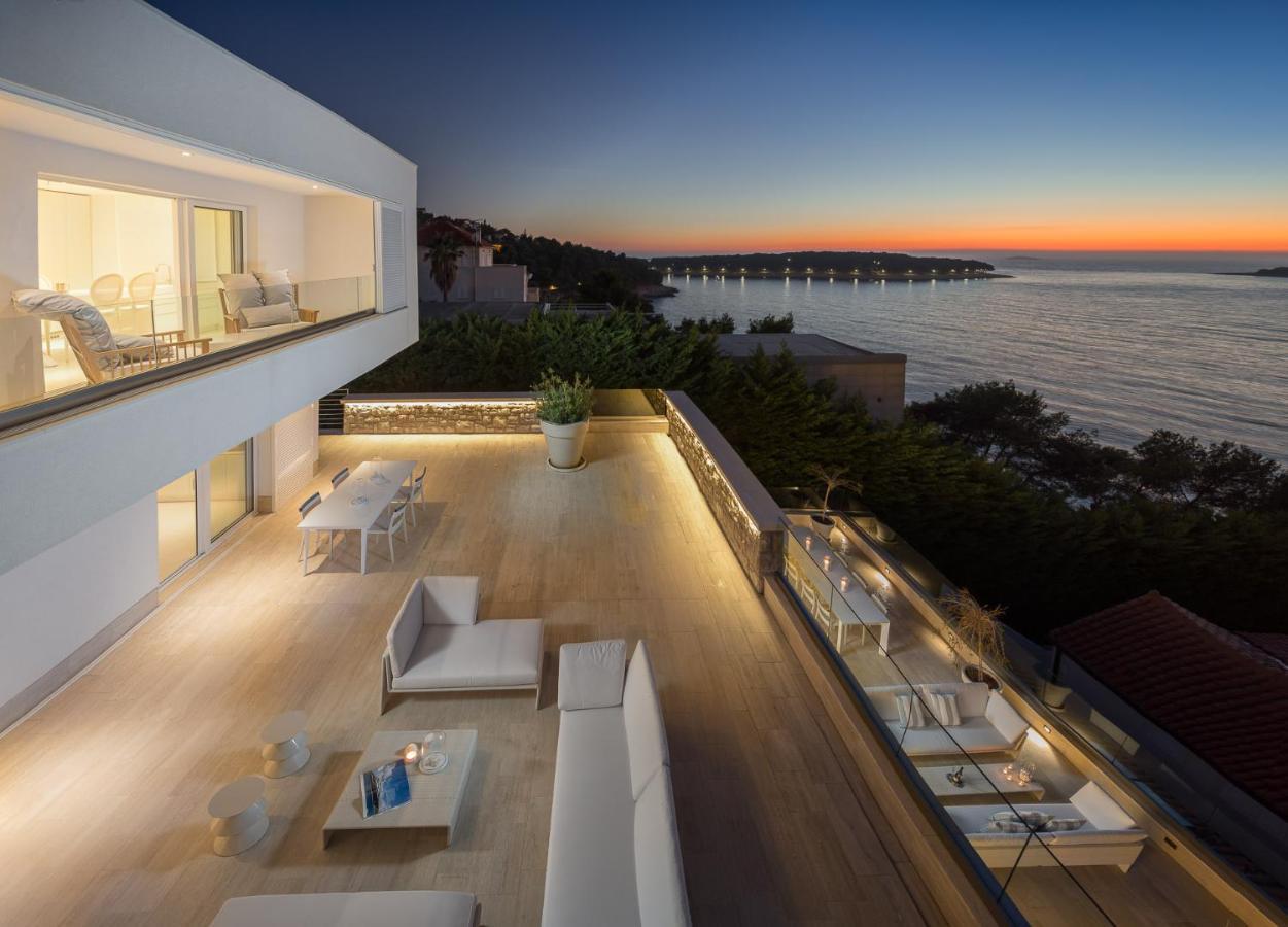 Luxury Seafront Villa Primosten Glamour With Private Pool, Sauna And Gym At The Beach In Primosten Ngoại thất bức ảnh