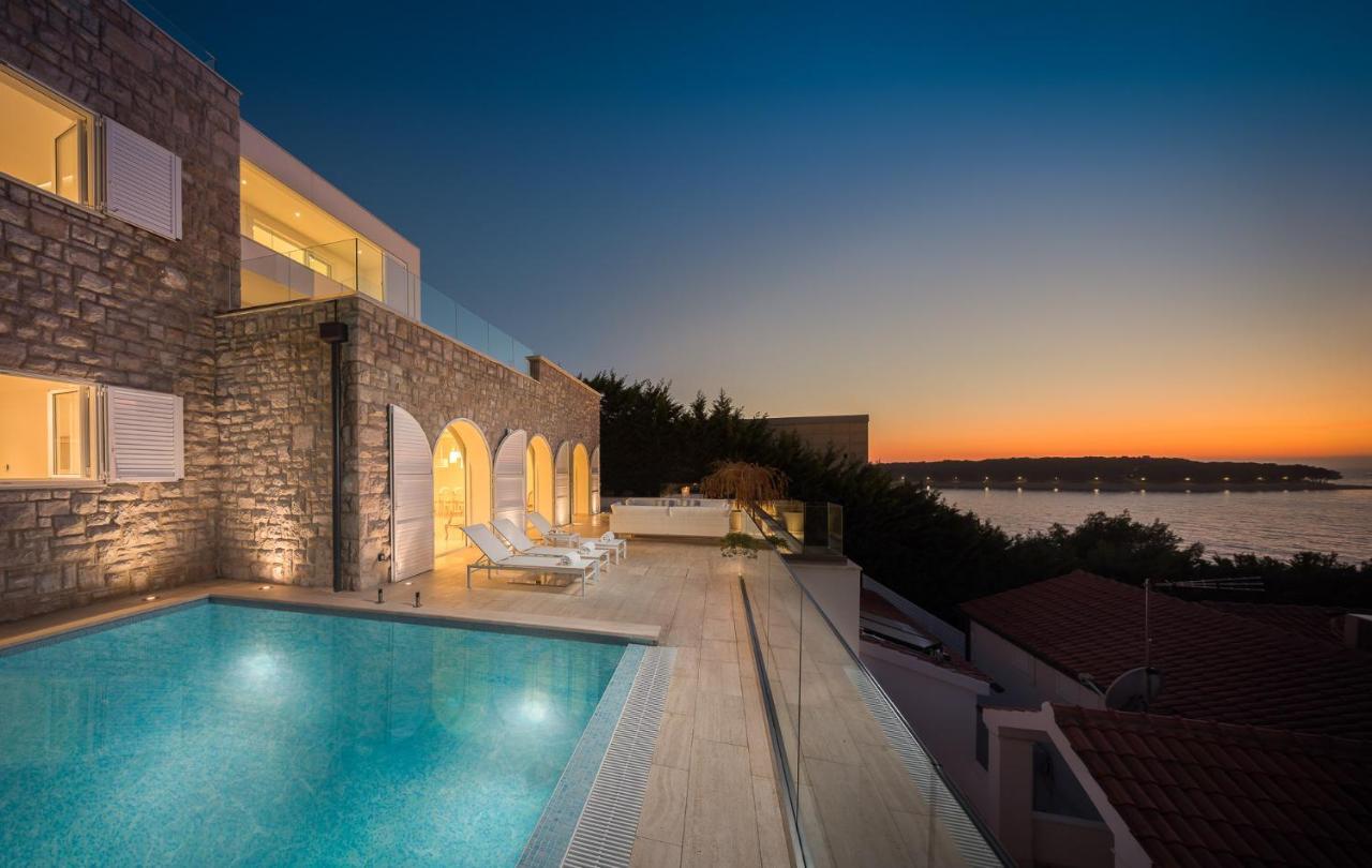 Luxury Seafront Villa Primosten Glamour With Private Pool, Sauna And Gym At The Beach In Primosten Ngoại thất bức ảnh